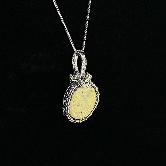 Serpentine gemstone handmade wire wrapped pendant, either side could be front - Picture 2 of 4